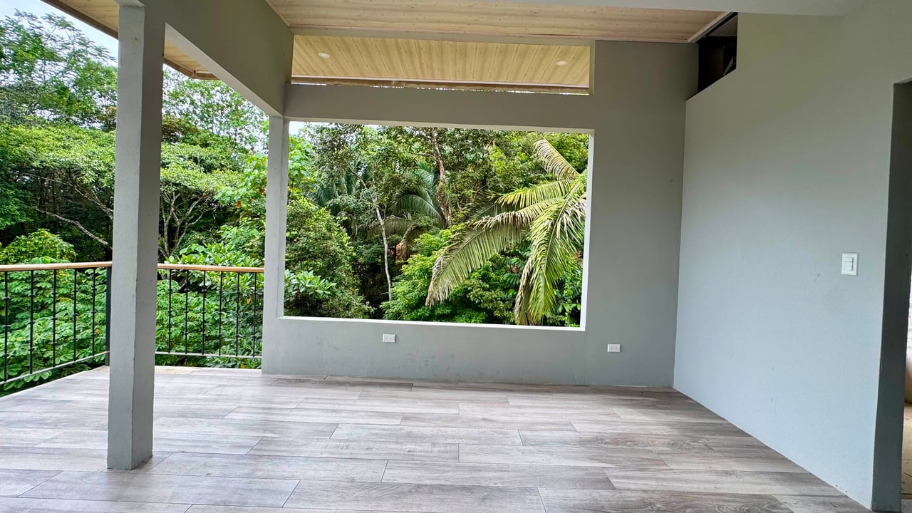 Investment Opportunity in Playa Hermosa – Fixer-Upper with Great Potential!