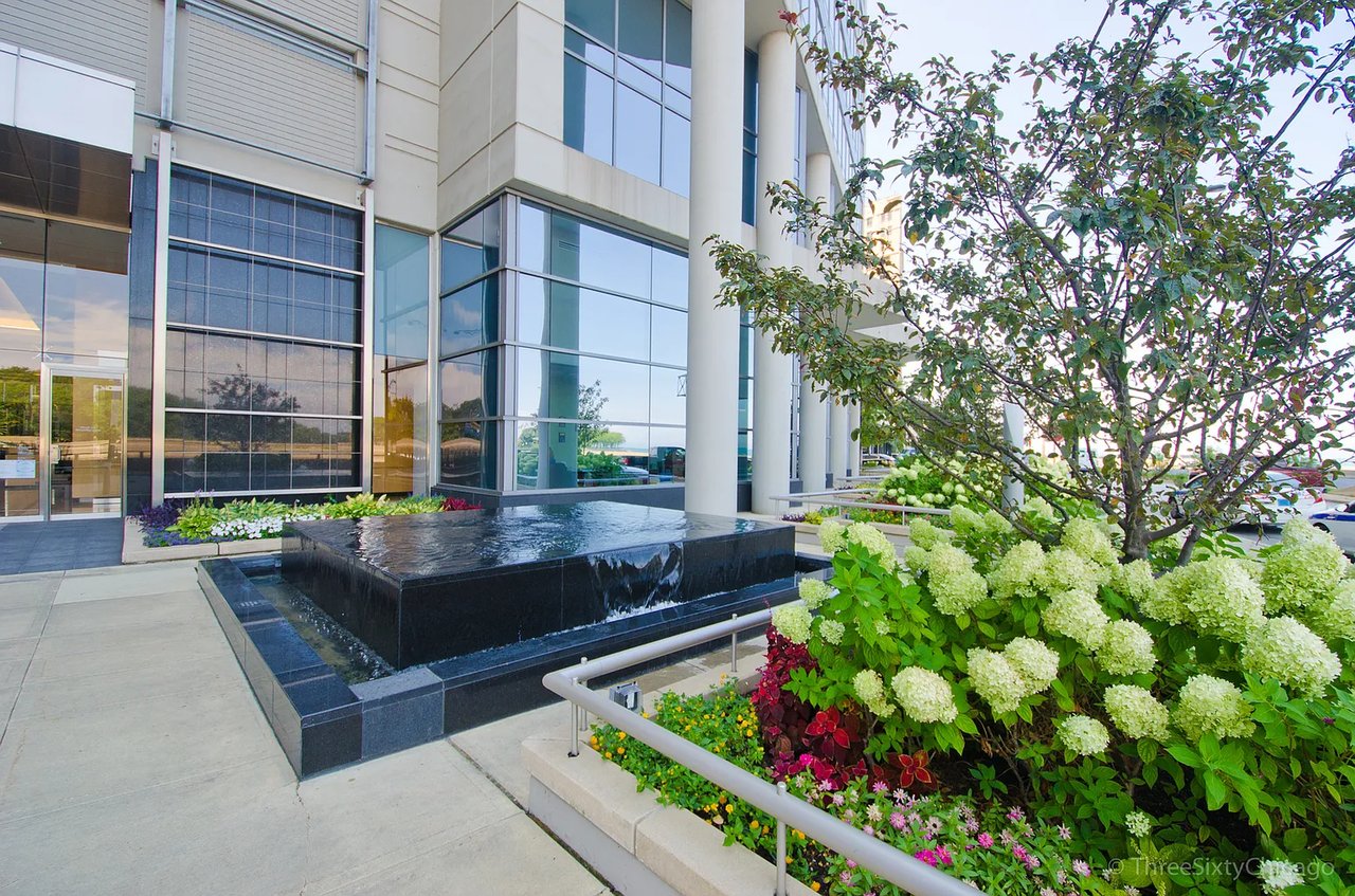 600 N Lake Shore Dr Apt 2702