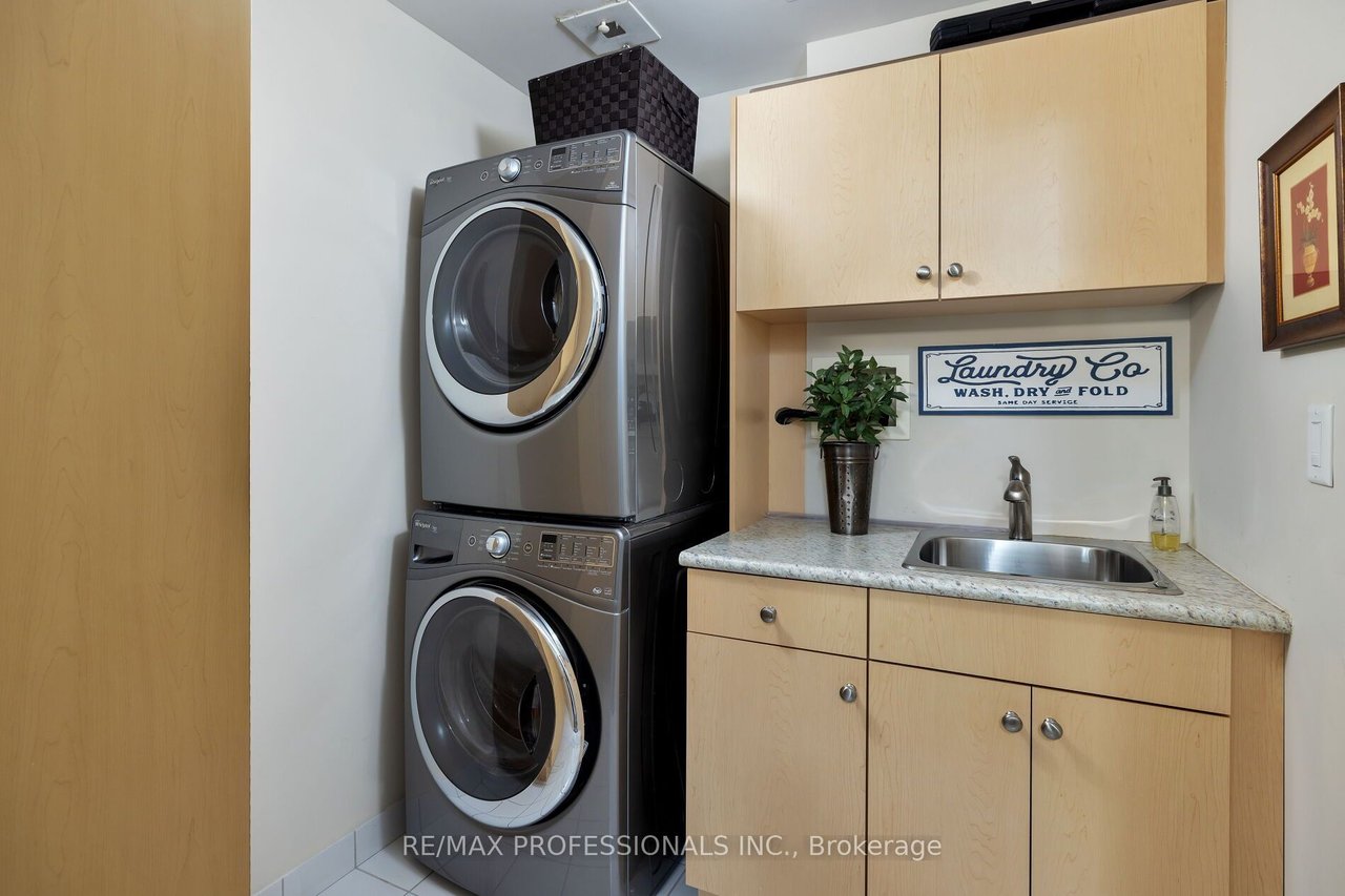 CONDO LIVING IN LUXURY 