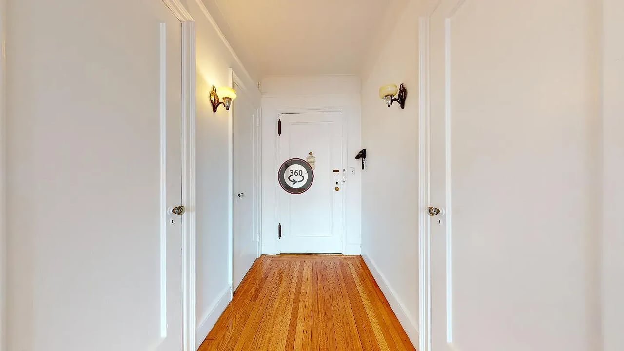 1 Christopher St, #8D