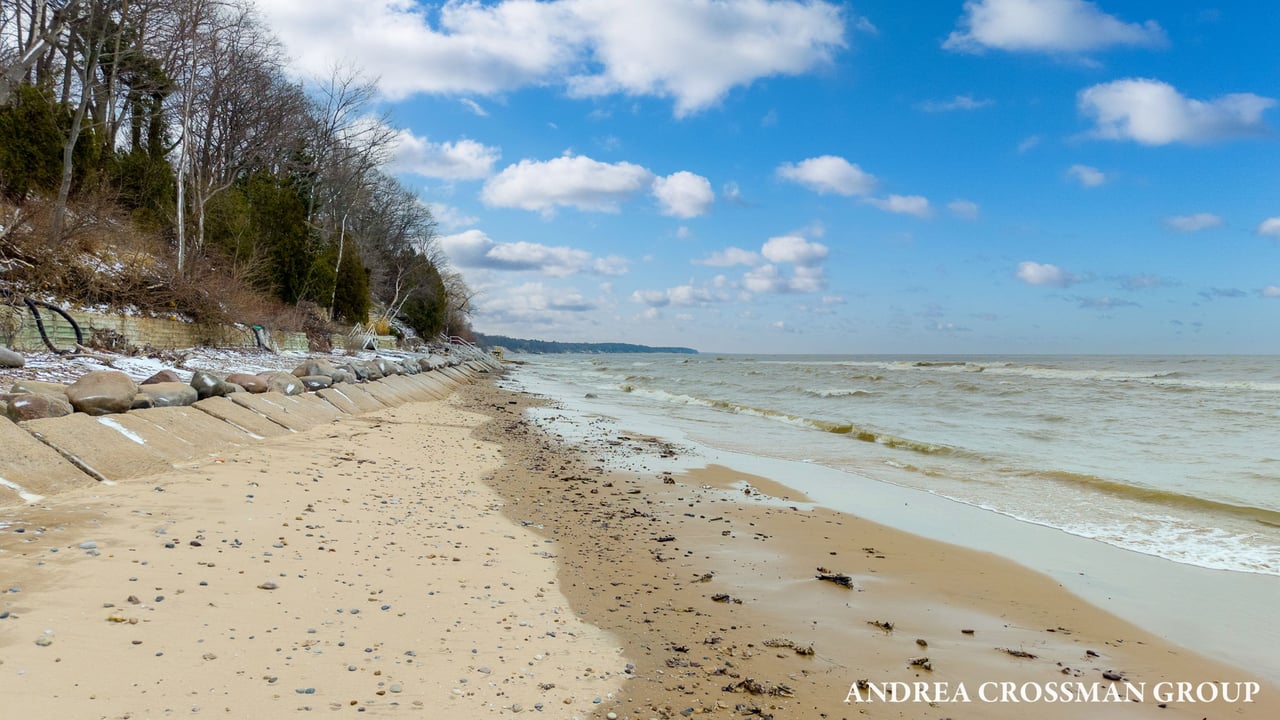 6919 Bendemeer Drive