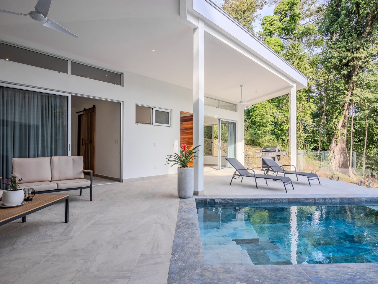 An Exclusive, Sunny Ridge-Top 4-Bed Designer House With Unforgettable Mountain & Jungle Views
