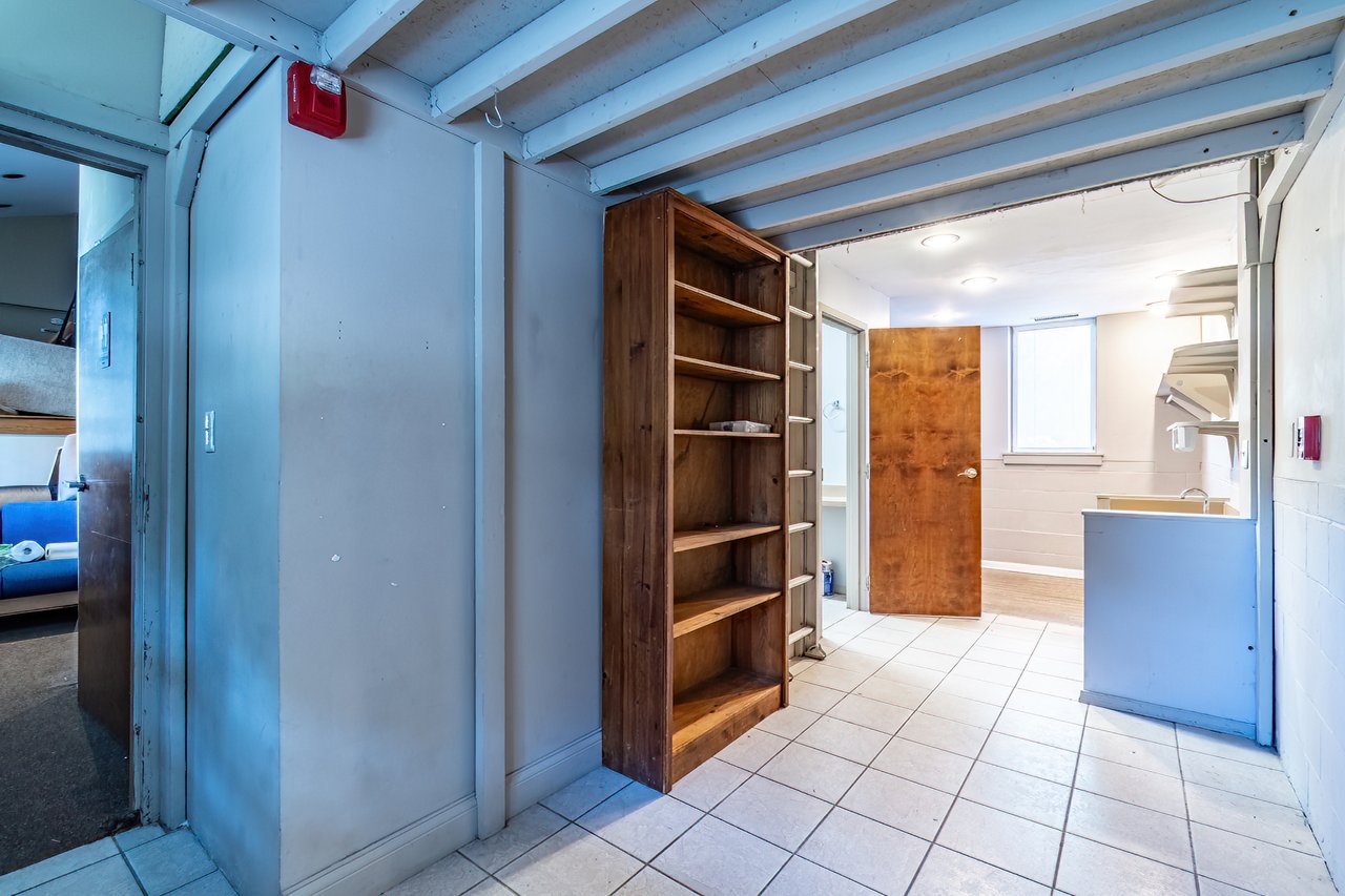 Ball State Greek House Goes to Public Auction