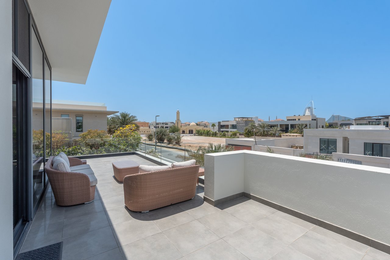 Umm Al Sheif Villa
