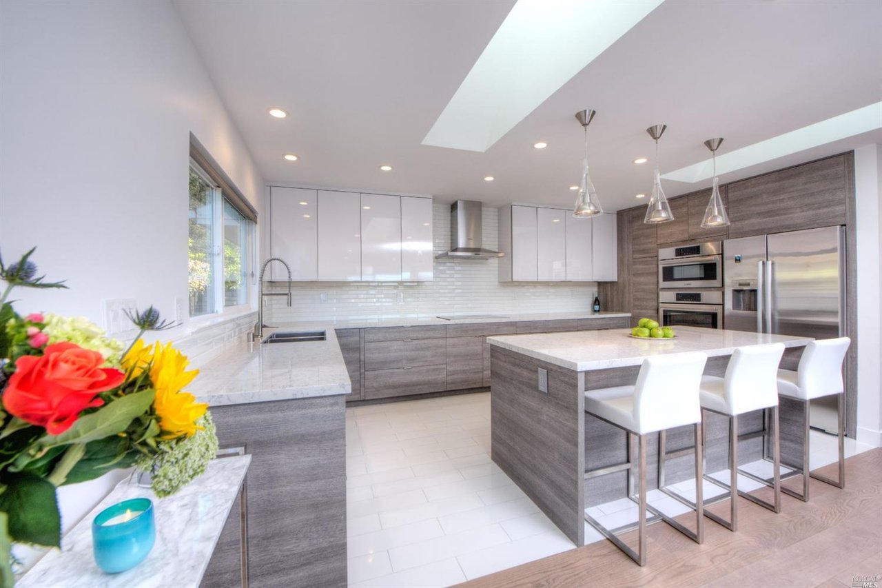 13 Constitution Dr
