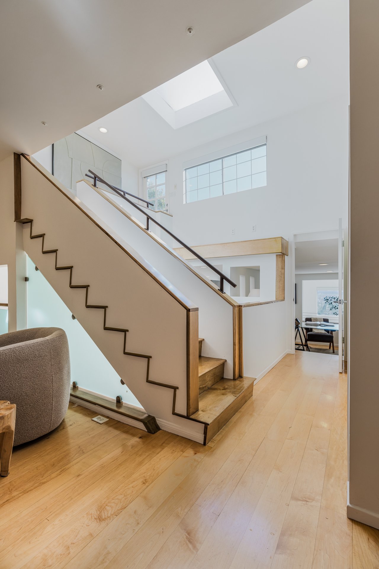 1133 N Clark St Unit: 303