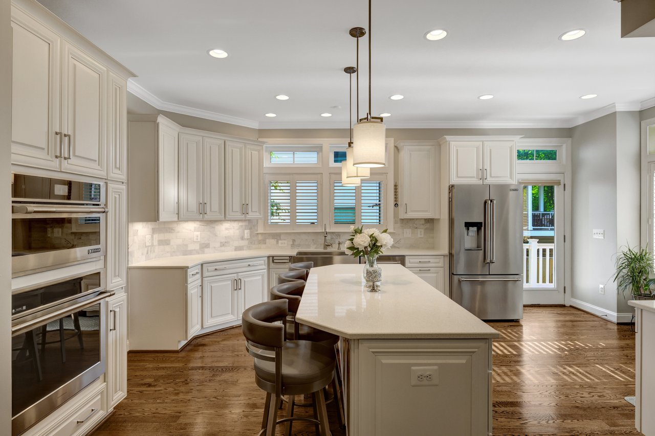 300 Jade Ct NW