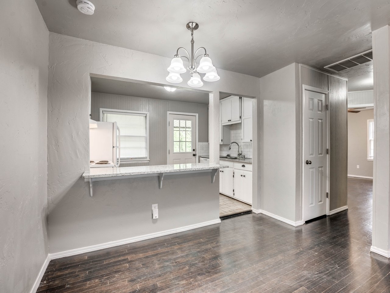 1313 Laverne