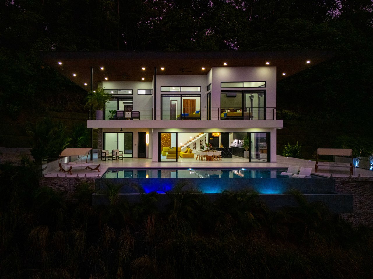 Luxury 4-Bed Home with Ocean & Jungle Views in Ojochal