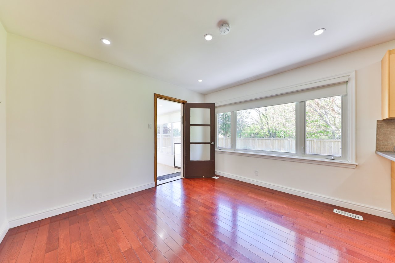 425 Plains Road W, Burlington