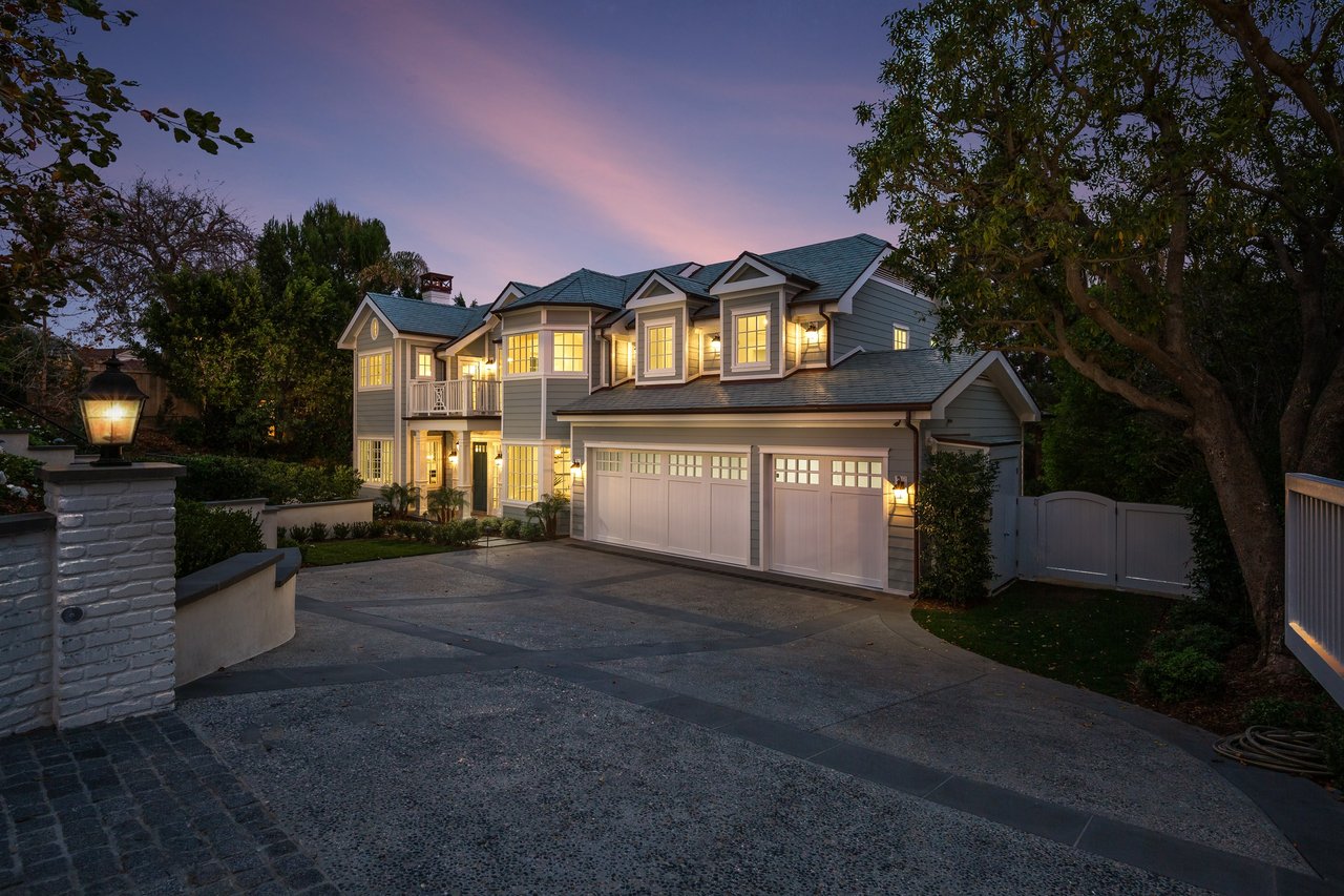 Exquisite Estate in Prime Riviera