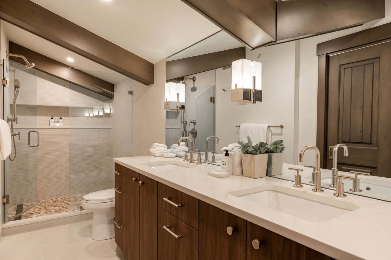 The Lodge at Vail Condominiums #406