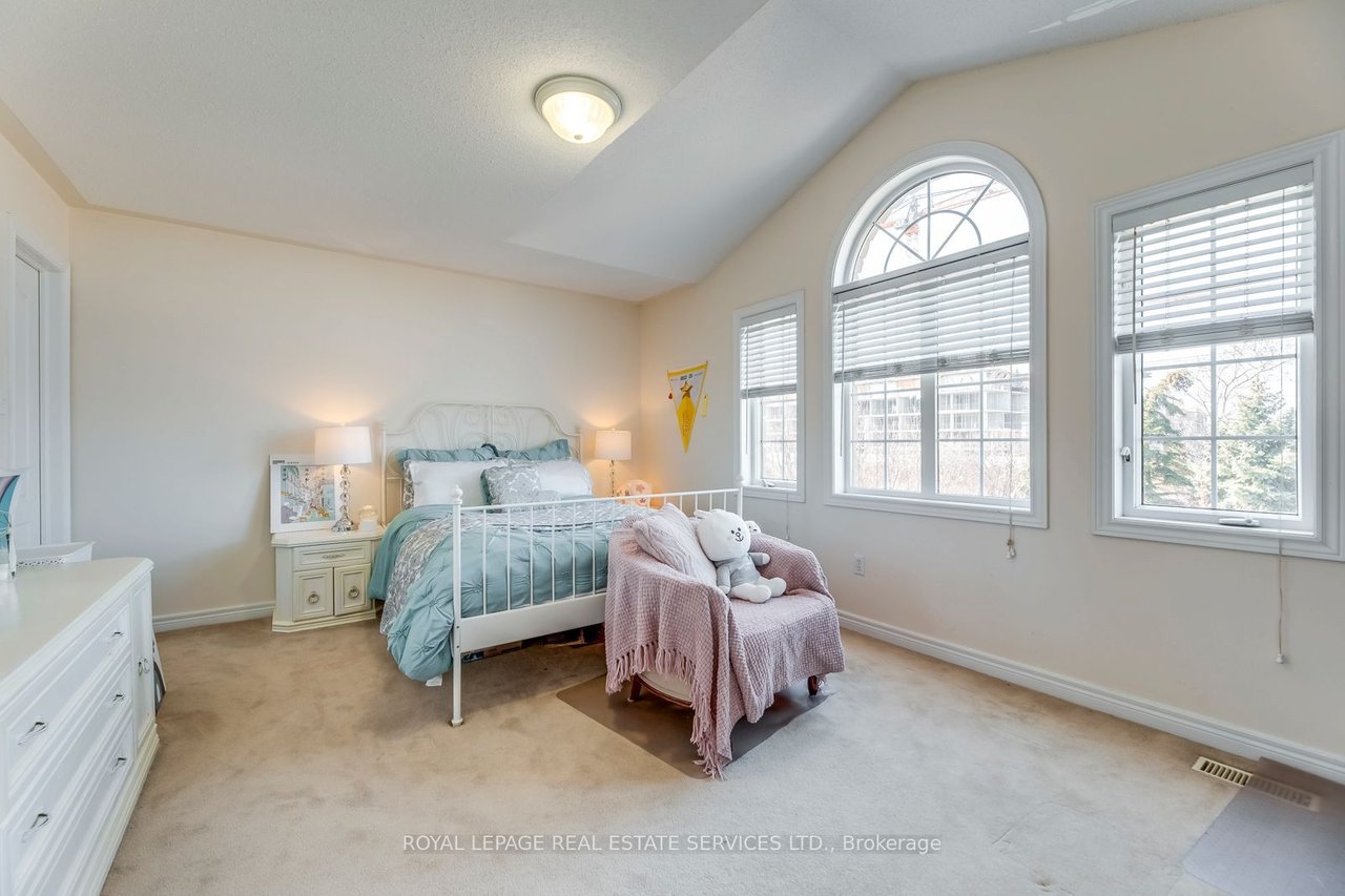 1038 Agram Dr