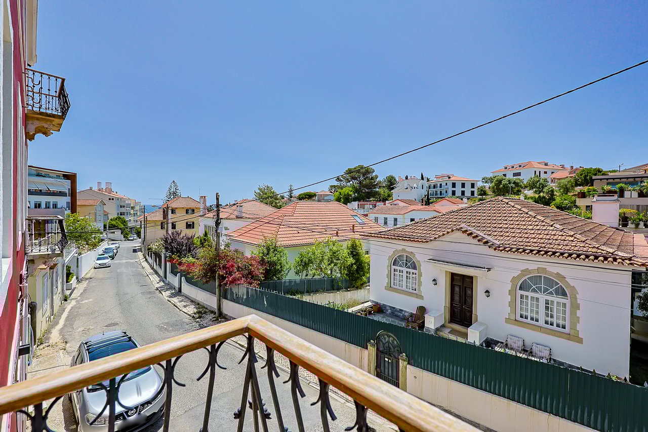 Elegant New T2 Apartment with Two Suites in Monte Estoril
