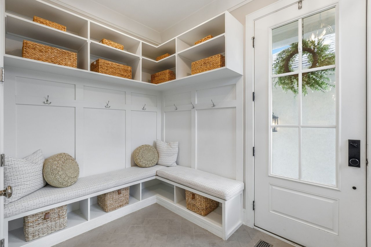 618 Buckingham Place