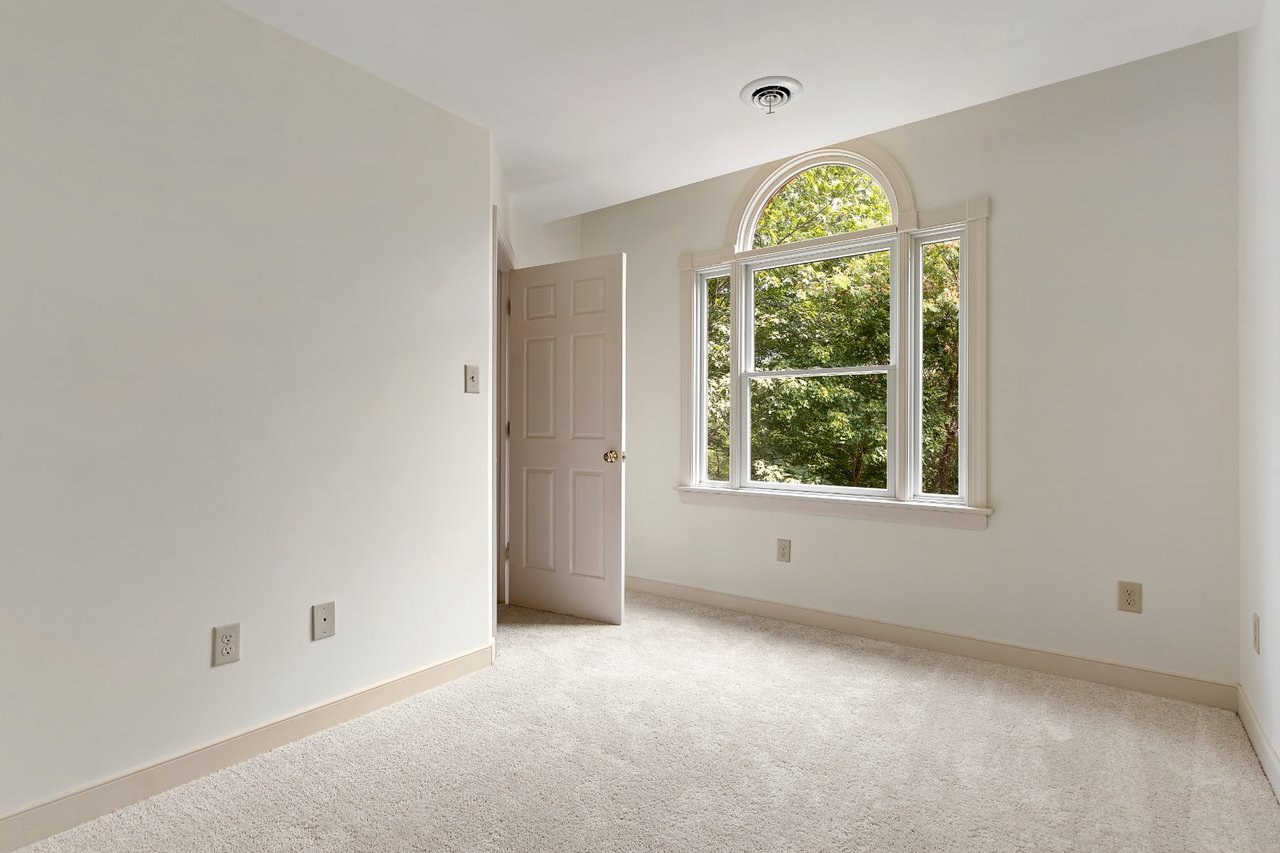 3328 Robious Forest Way