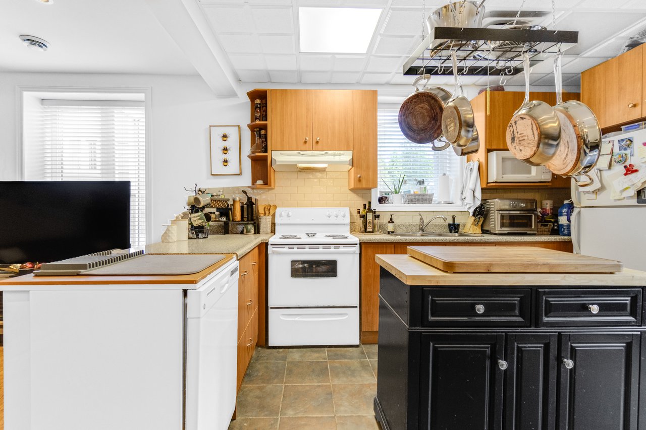 48 Mississauga Rd N 1