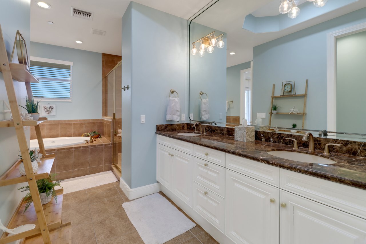 562 Avellino Isles CIR # 201