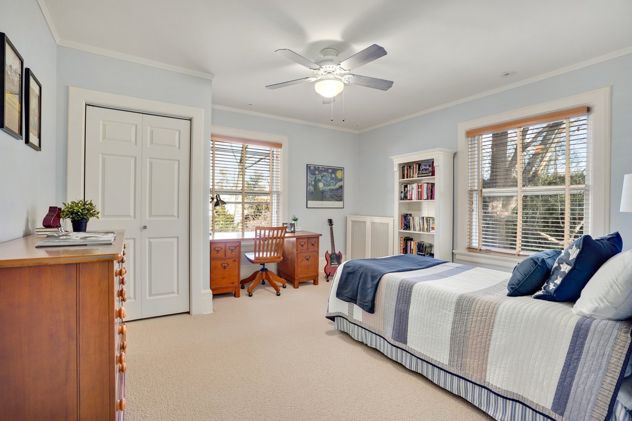 51 Curtis Pl