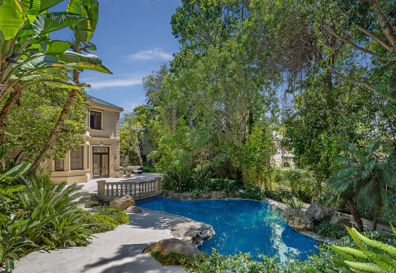 1700 Green Acres Dr