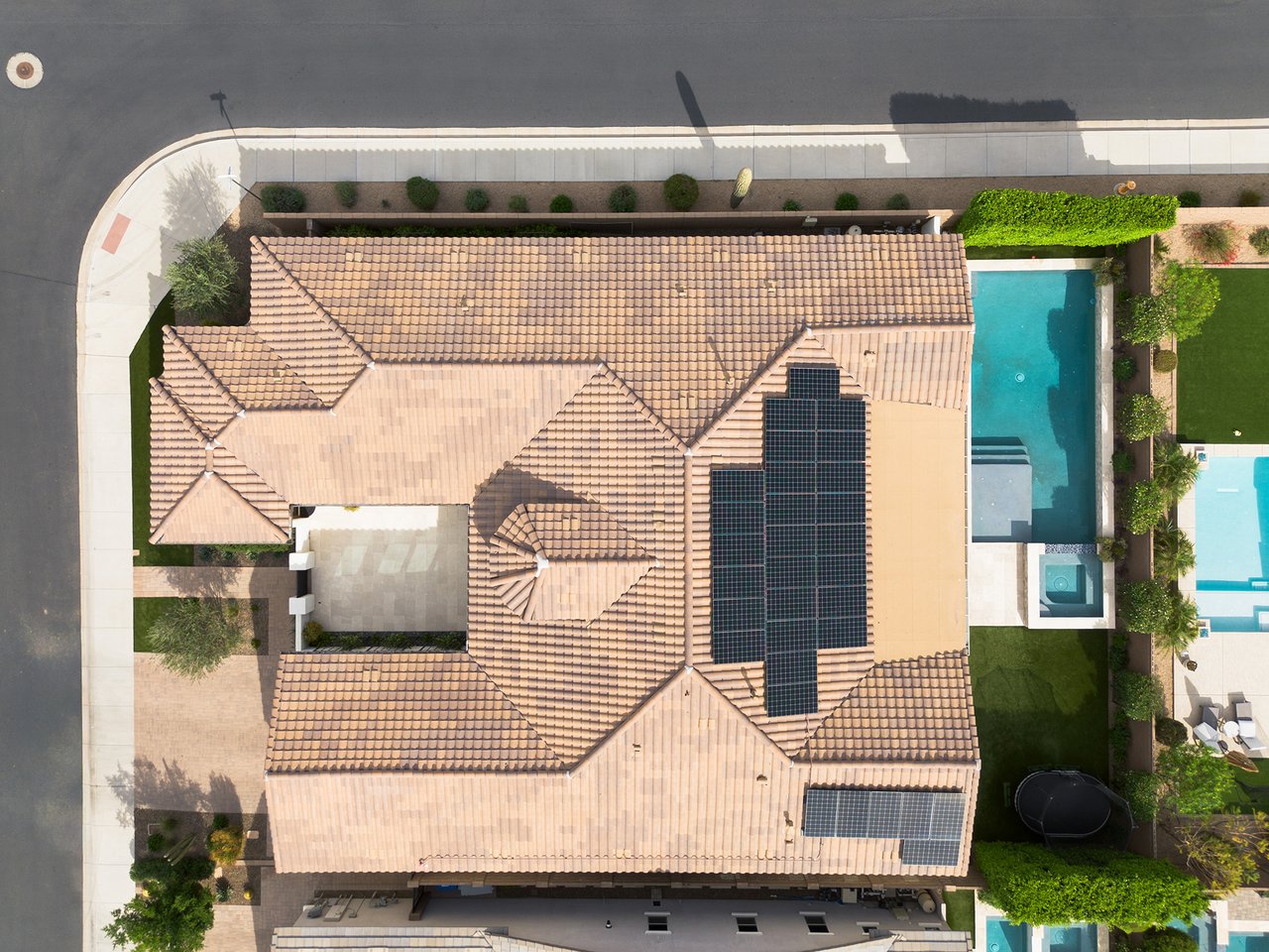 5537 E VIA CABALLO BLANCO