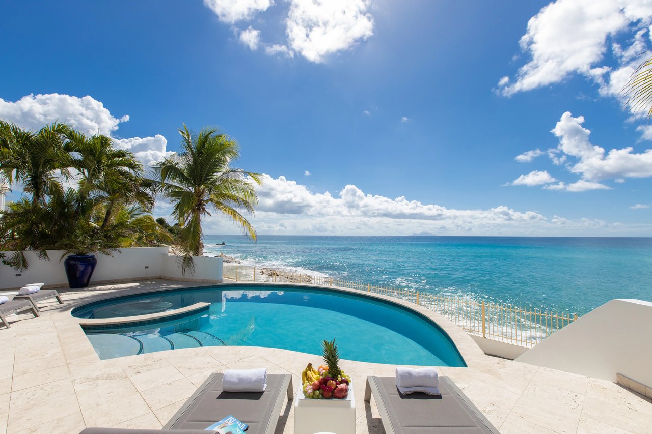 Exceptional Beachfront Villa – Cupecoy