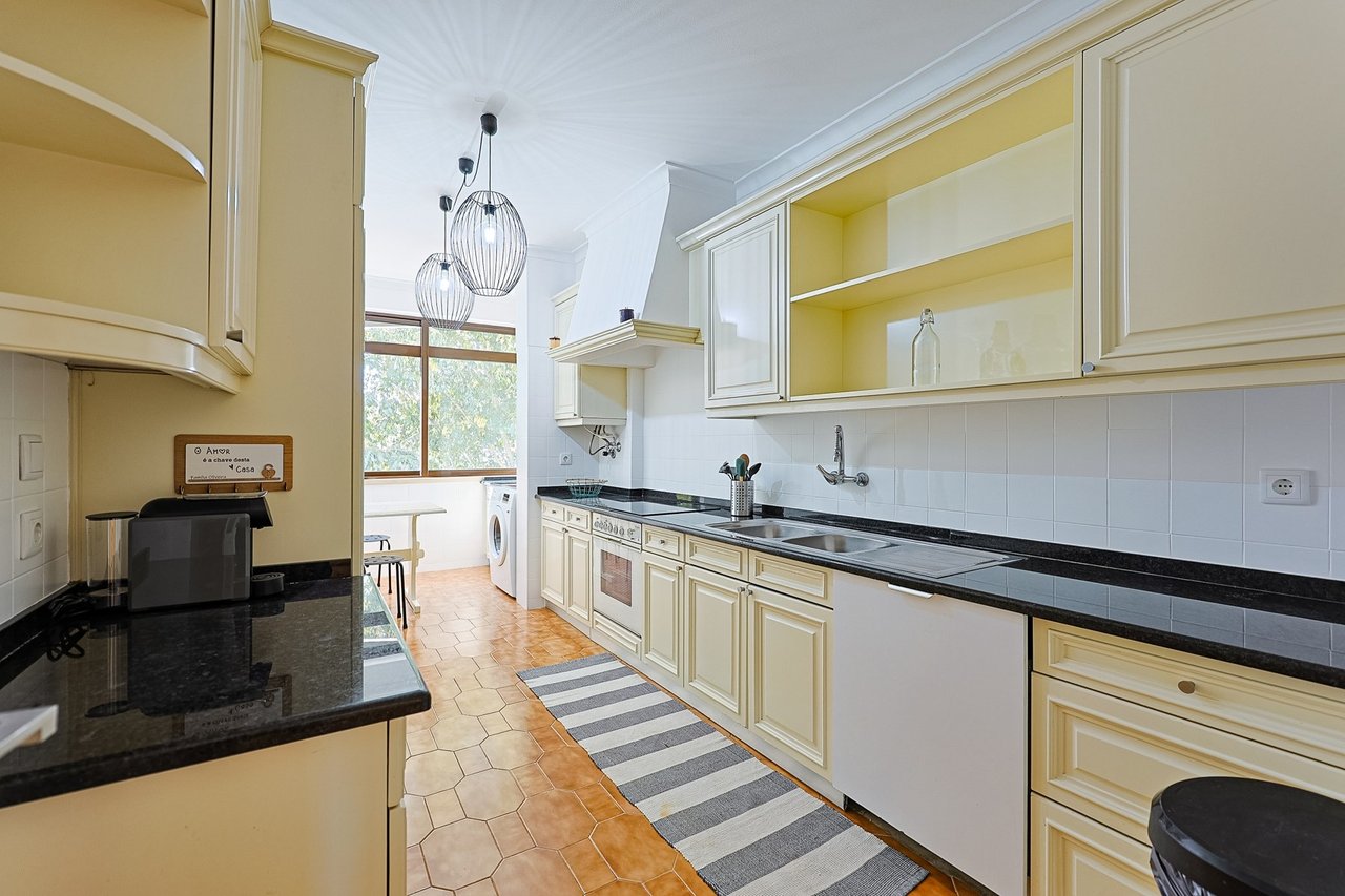 Luxury 3-Bedroom Apartment in Prestigious Cascais