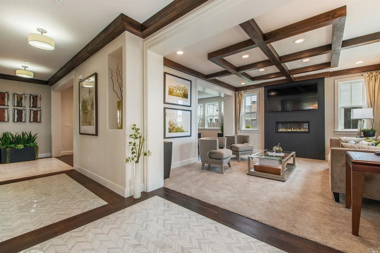 120 Loch Lomond Dr