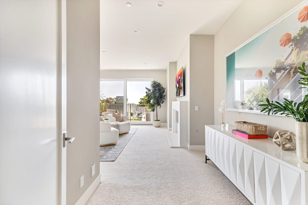 448 Serra Drive