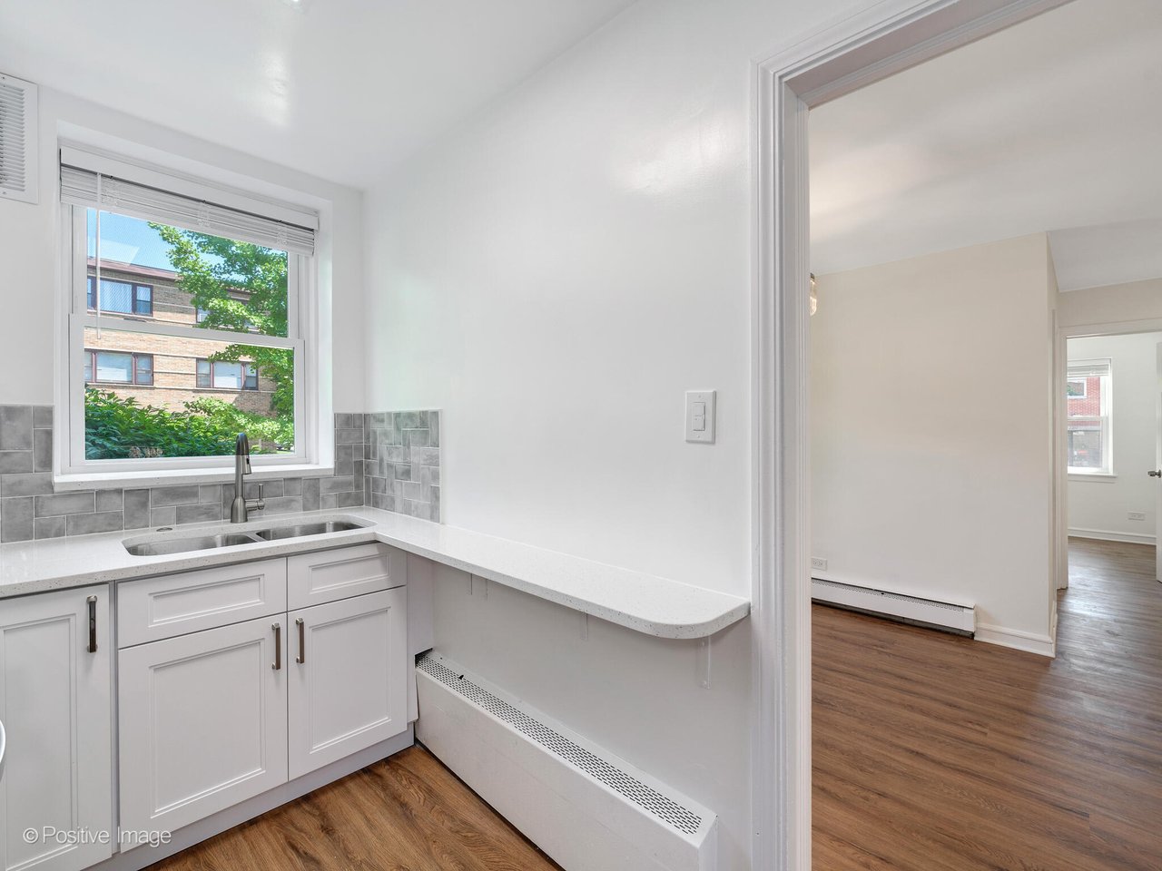 2200 W Farwell Ave Unit 1