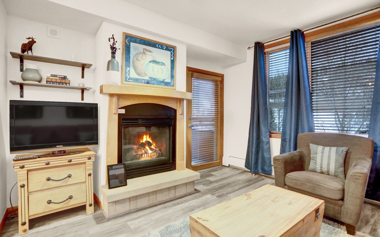 Just Listed: Experience Unmatched Comfort in this Updated 1-Bedroom Condo at Zephyr Mountain Lodge!