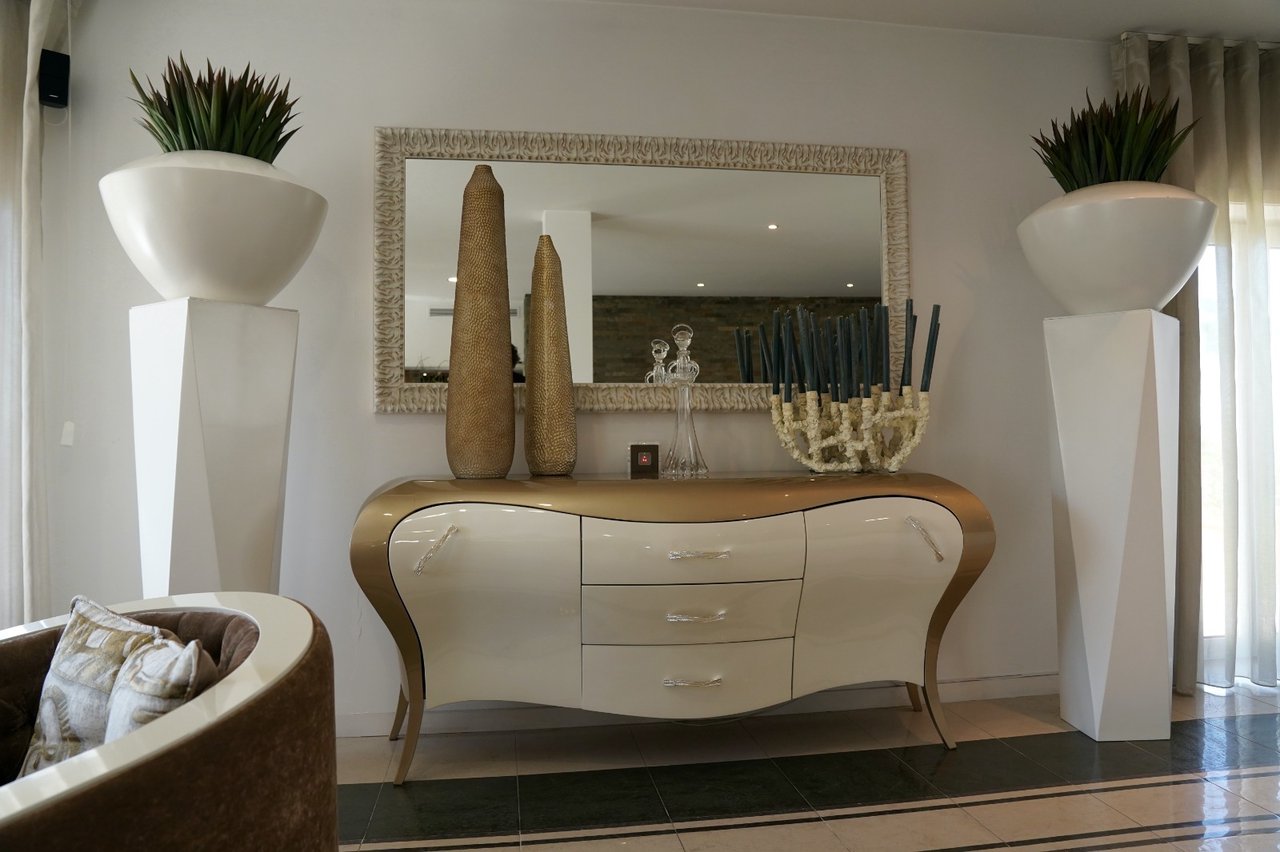 Spacious Three-Bedroom Villa with Swimming Pool and Tennis Court in Guardizela
