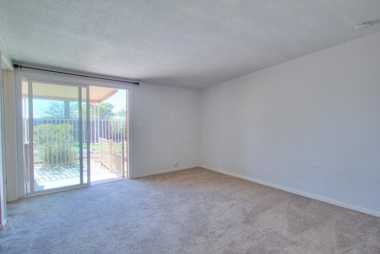 3159 W Calle Cereza