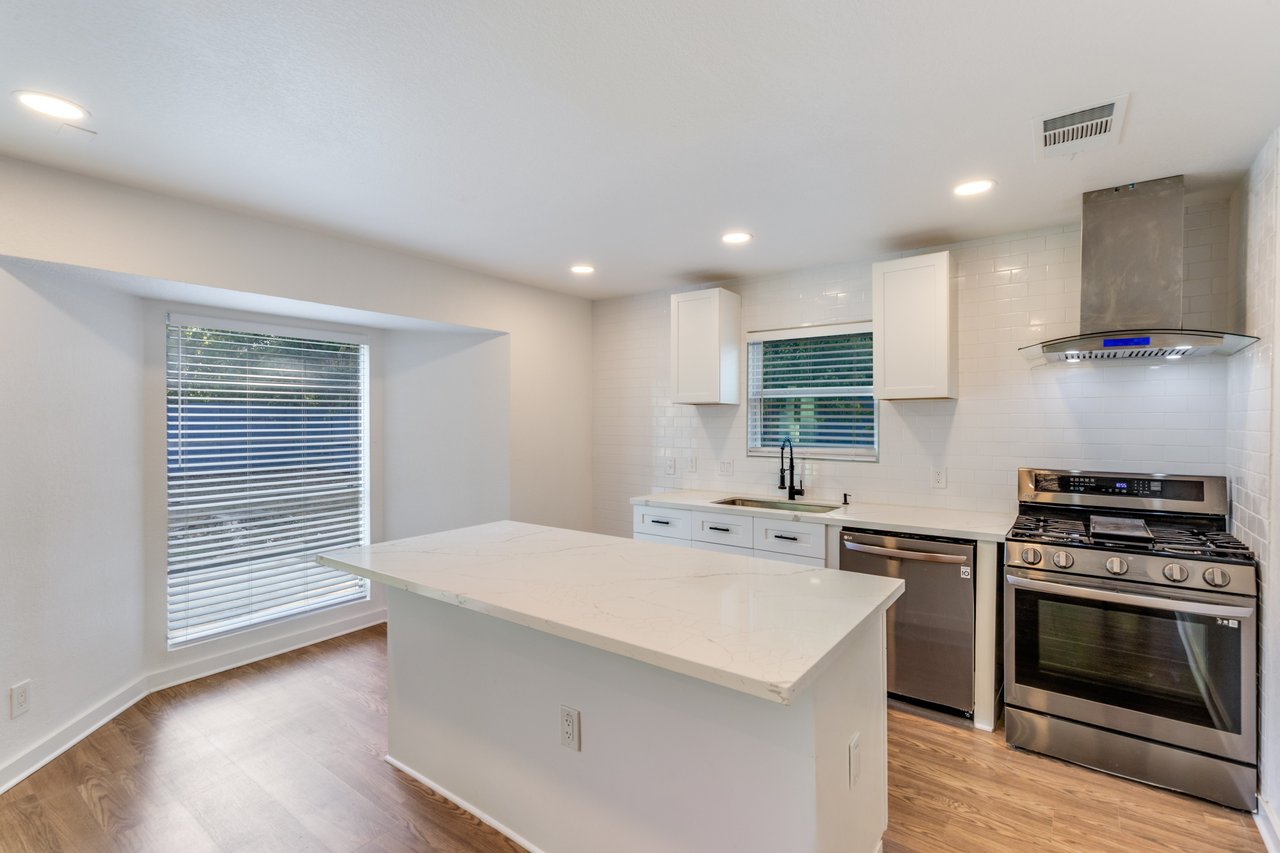 1107 Chesapeake DR