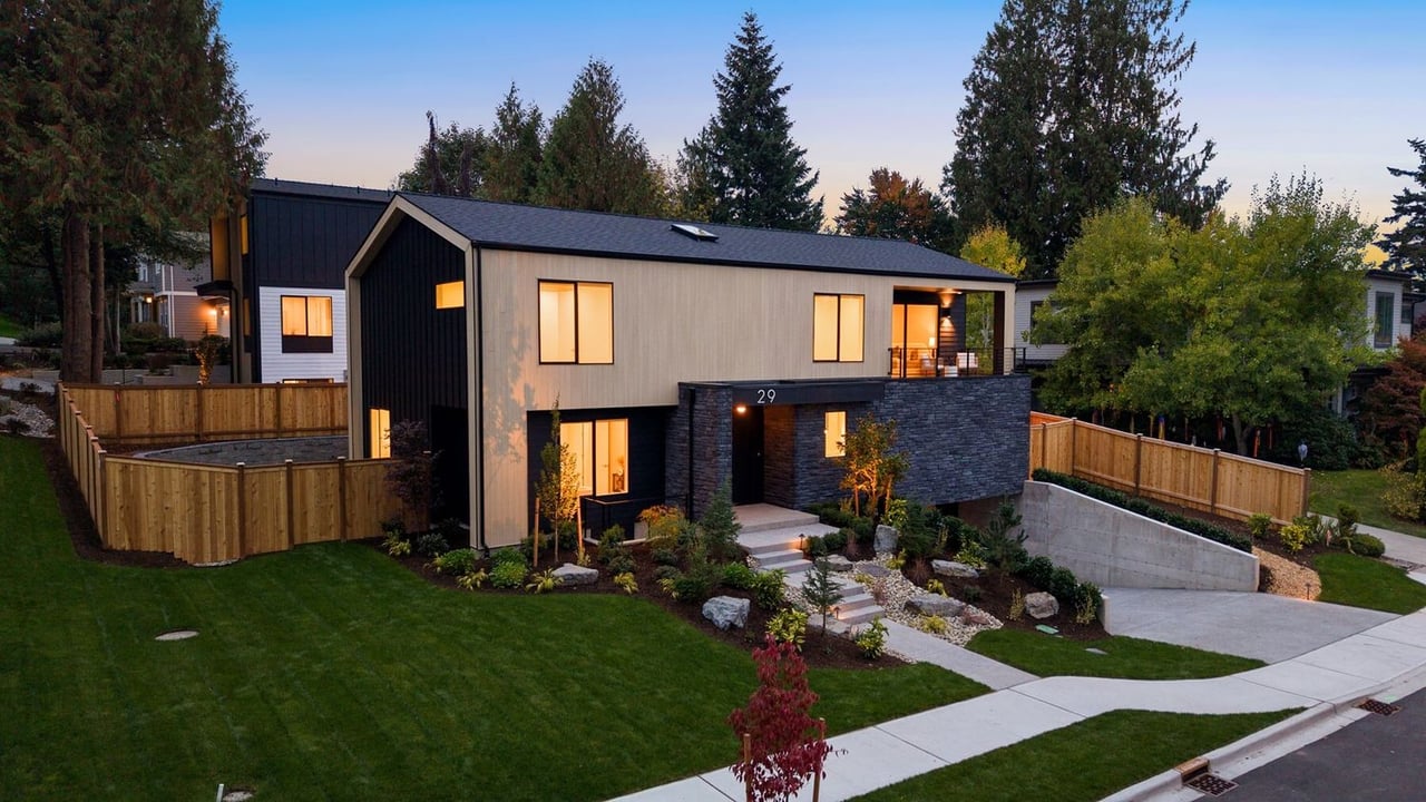 29 20th Ave