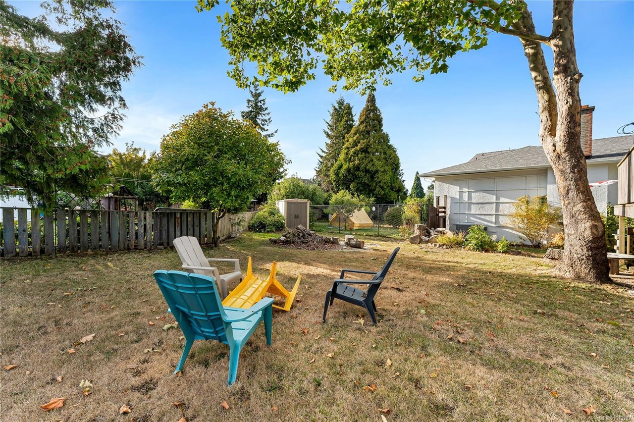 3938 Marjean Pl