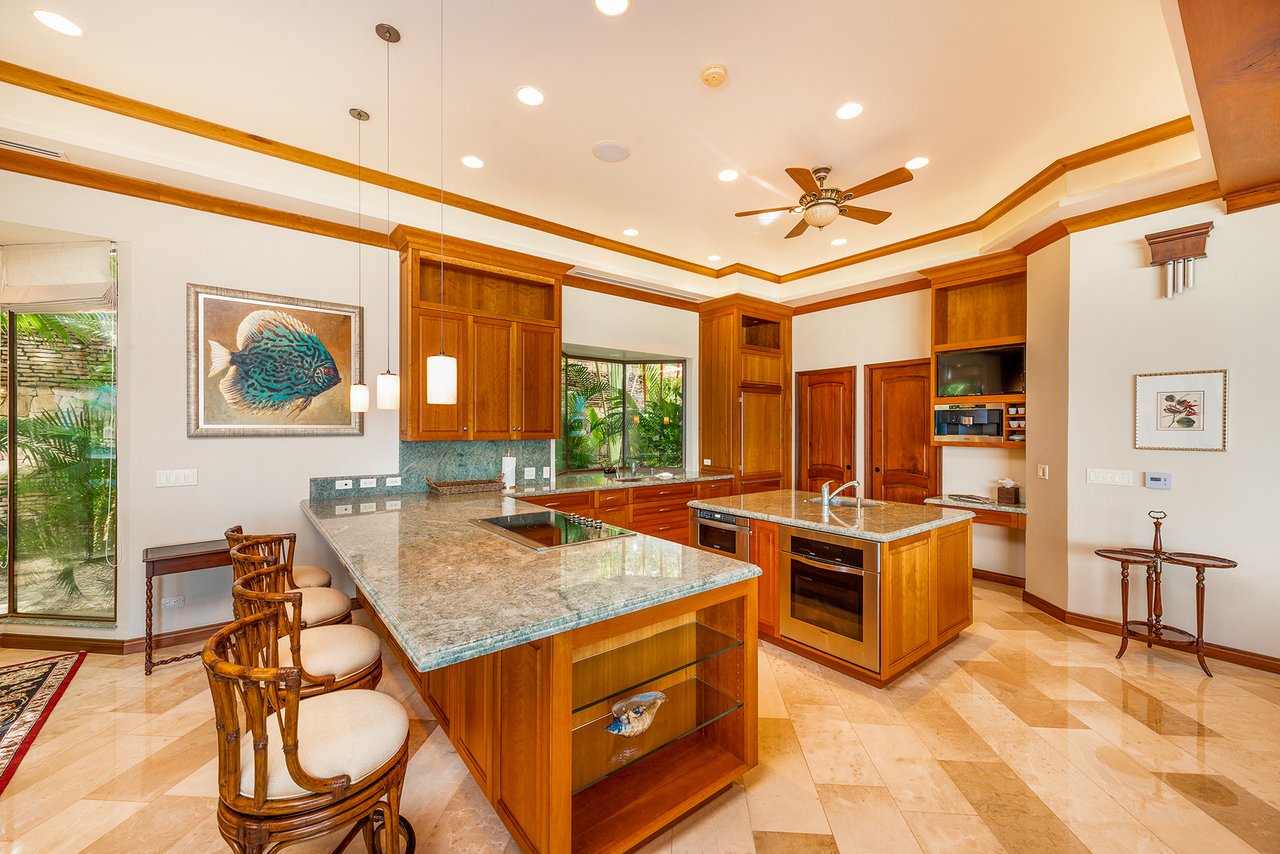 Modern Beachfront Corner Condo, Flamingo, Guanacaste