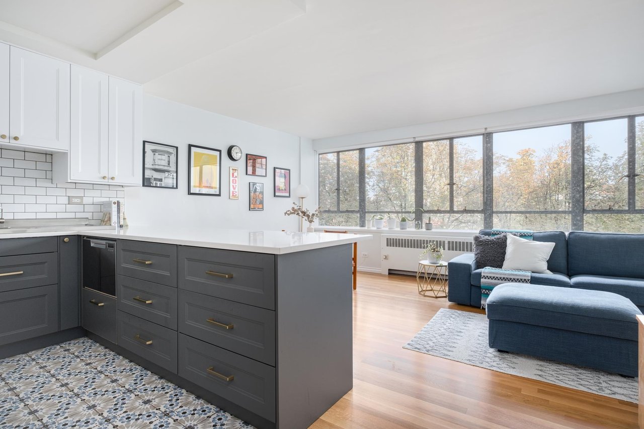 321-1445 Marpole Ave