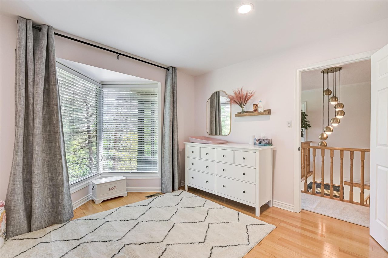 26 Bethune Blvd