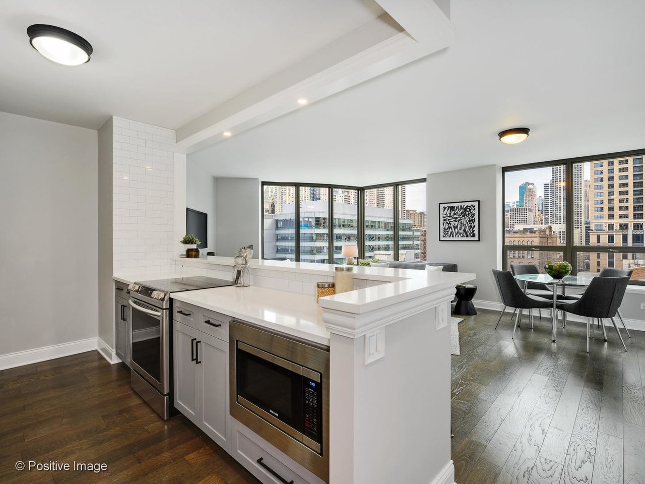 400 N Lasalle St, #2702