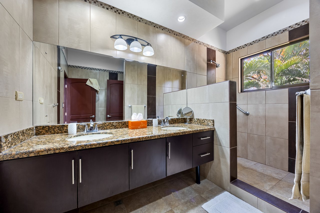 Gated Tropical Villa with Guest House, Flamingo, Guanacaste