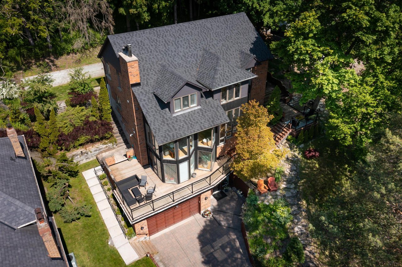 26 Bethune Blvd
