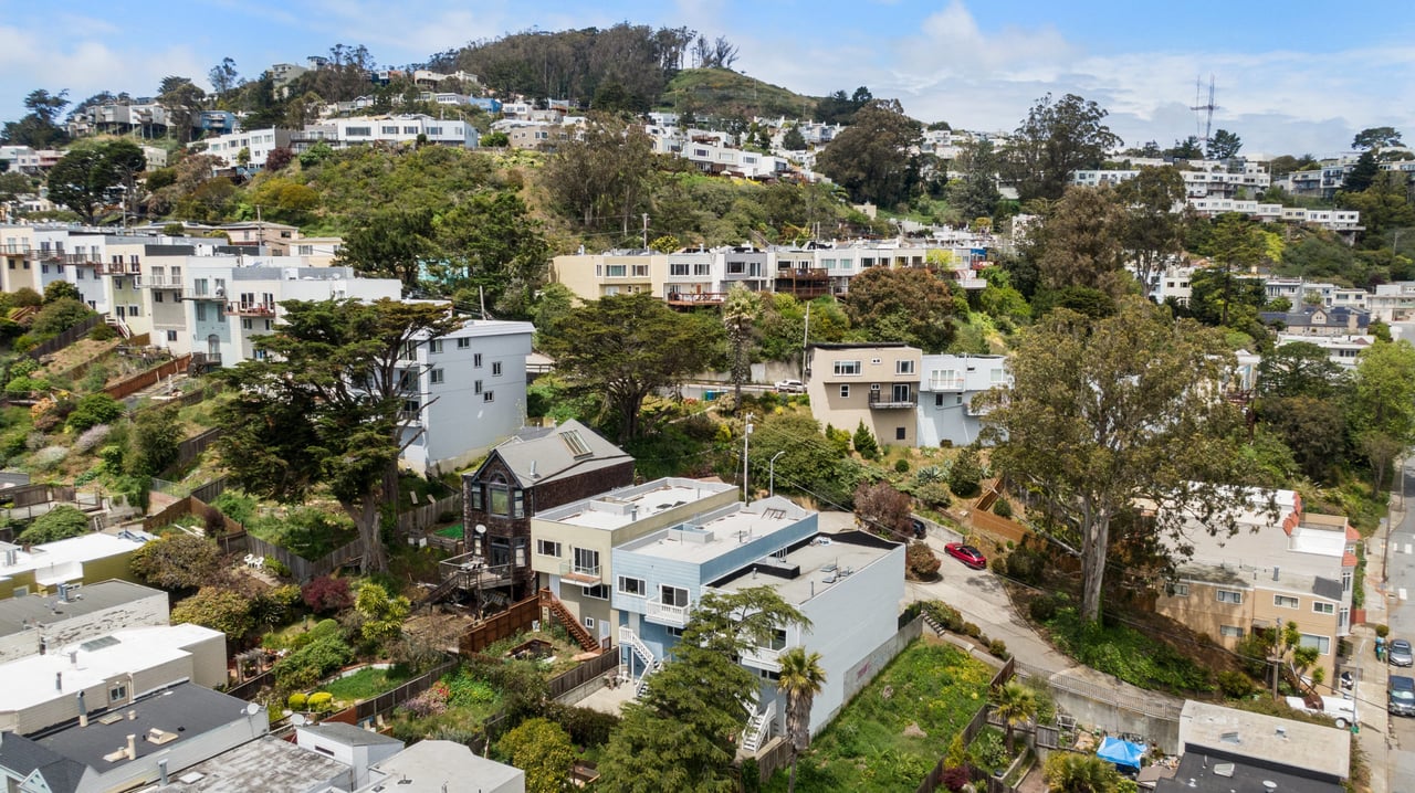 Sweeping Views In Sunnyside