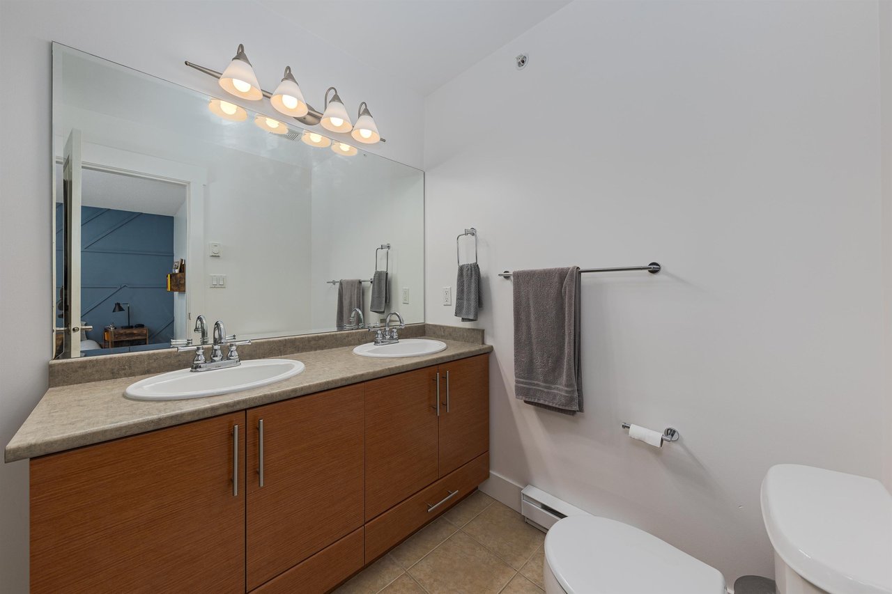 1195 Village Green Wy