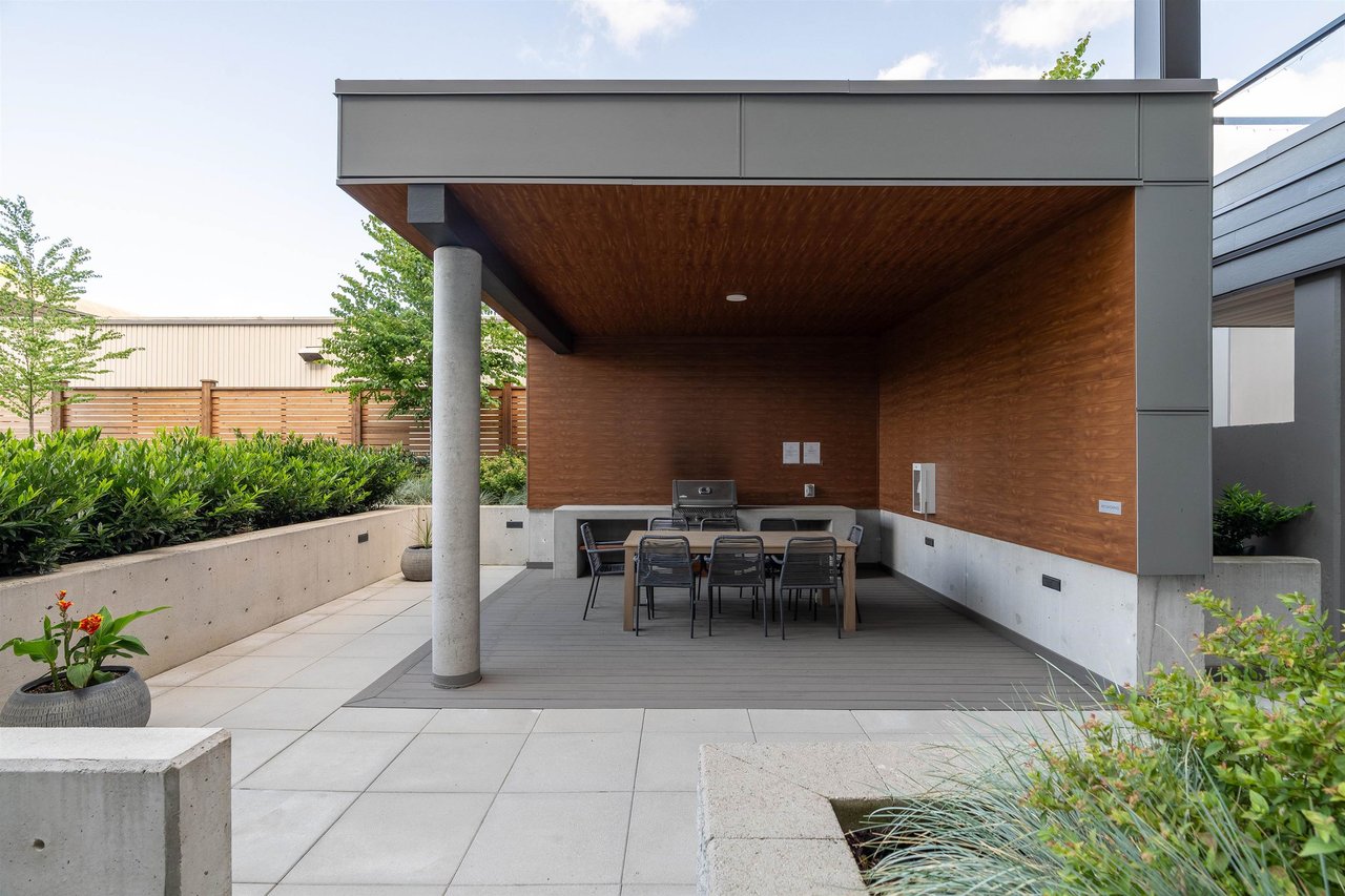 407-32838 Ventura Ave