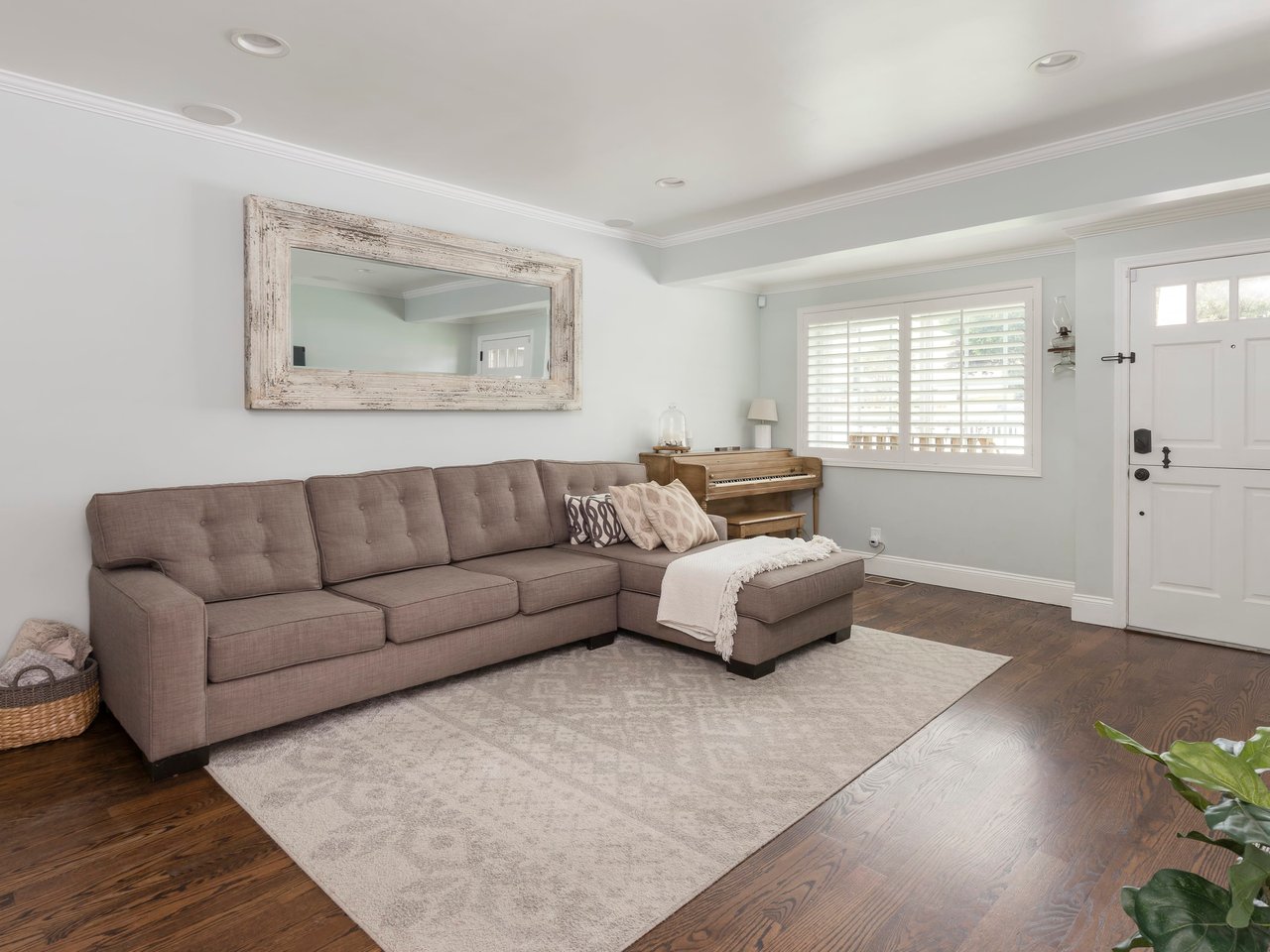 839 Eucalyptus Drive