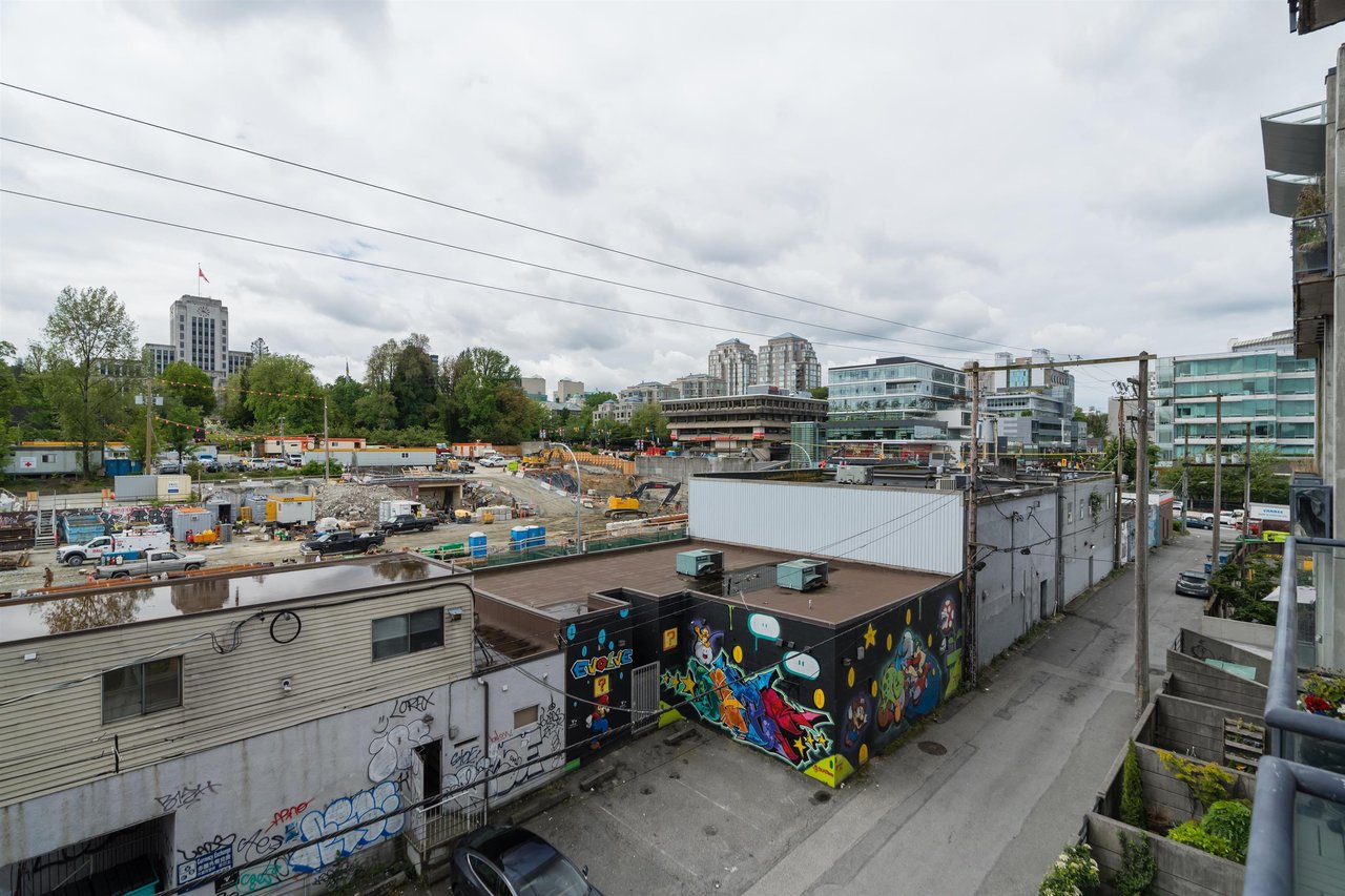 517-428 W 8th Ave