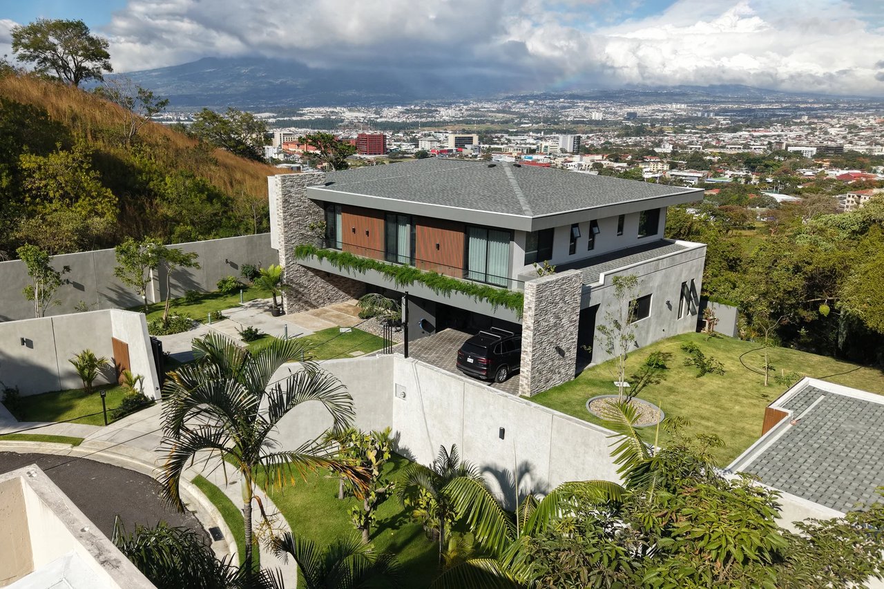 Panoramic City View Estate Home, Escazu, San Jose