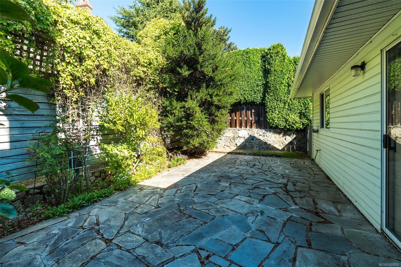 4243 Panorama Dr