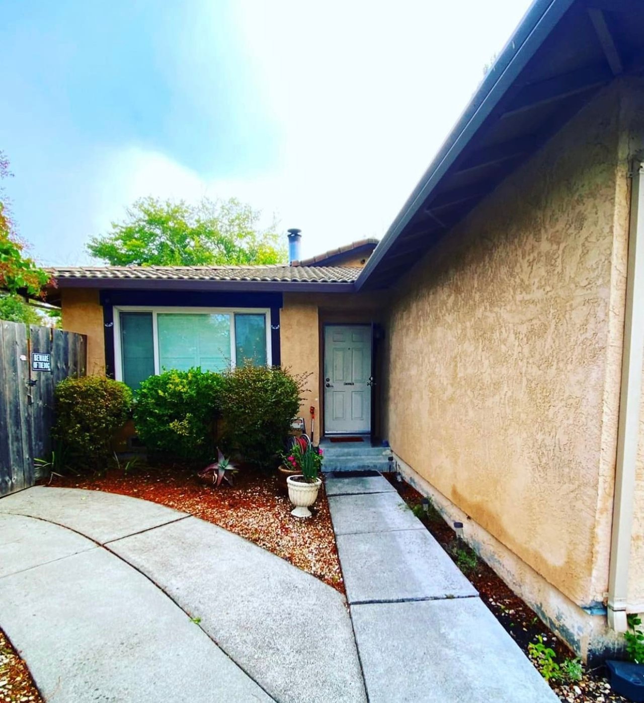 201 Prince Albert Ct. 